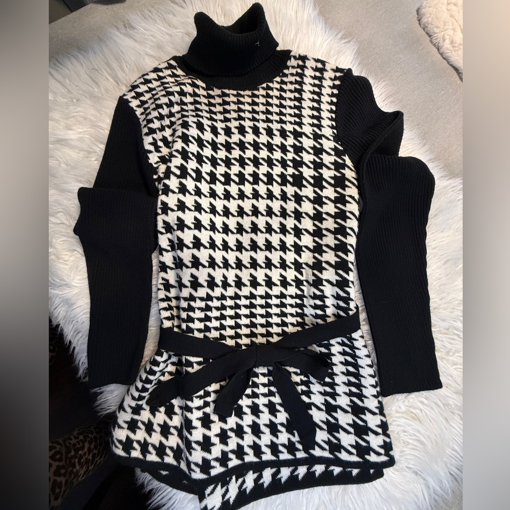 Nina Leonard Black and White Houndstooth Turtleneck Sweater - Picture 6 of 10
